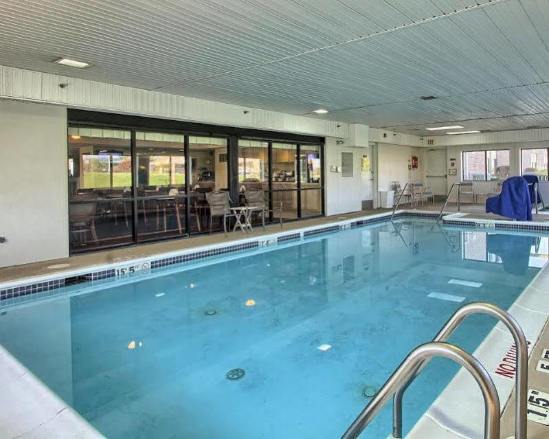 Super 8 By Wyndham Chambersburg I-81 Hotel Exterior photo